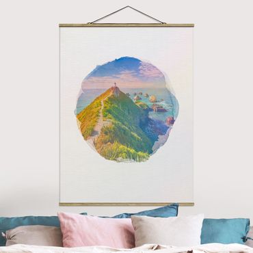 Stoffbild mit Posterleisten - Wasserfarben - Nugget Point Leuchtturm und Meer Neuseeland - Hochformat 3:4