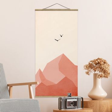 Stoffbild mit Posterleisten - Zugspitze in Rosa Färbung - Hochformat