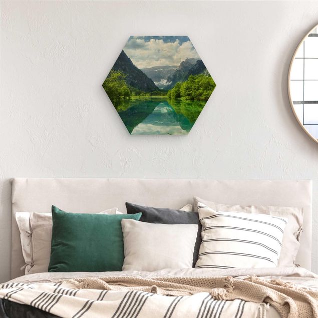 Hexagon Bild Holz - Bergsee mit Spiegelung