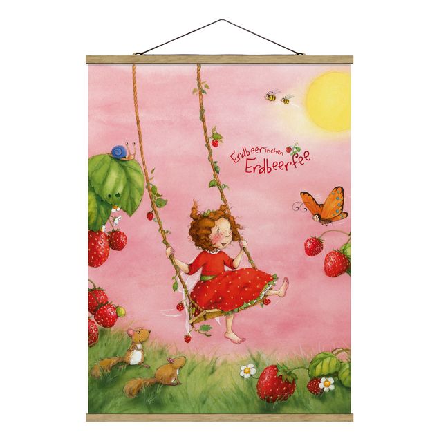 Stoffbild mit Posterleisten - Erdbeerinchen Erdbeerfee - Baumschaukel - Hochformat 3:4