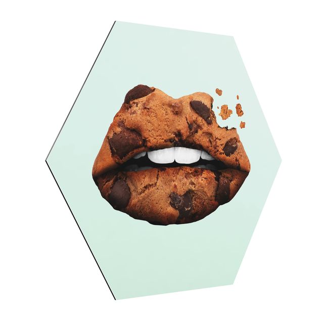Hexagon Bild Alu-Dibond - Jonas Loose - Lippen mit Keks