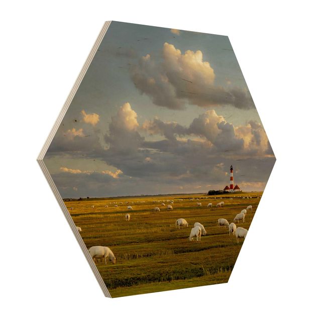 Hexagon Bild Holz - Nordsee Leuchtturm mit Schafsherde
