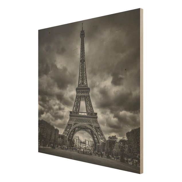 Holzbild - Eiffelturm vor Wolken schwarz-weiß - Quadrat 1:1