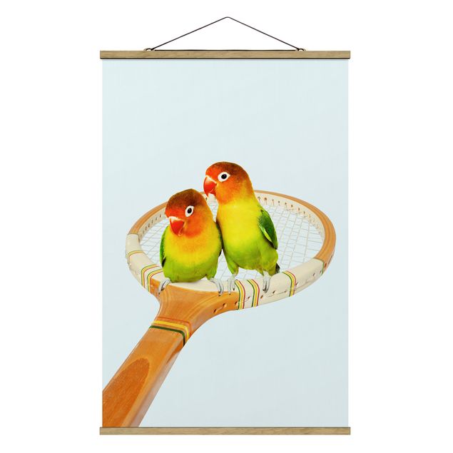 Stoffbild mit Posterleisten - Jonas Loose - Tennis mit Vögeln - Hochformat 2:3