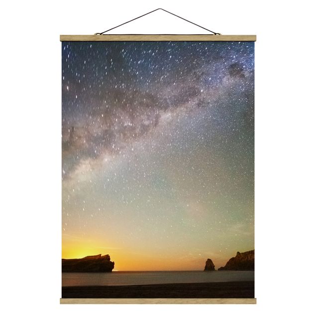 Stoffbild mit Posterleisten - Sternenhimmel über dem Meer - Hochformat 3:4