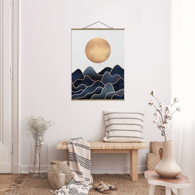 Stoffbild mit Posterleisten - Elisabeth Fredriksson - Goldene Sonne blaue Wellen - Hochformat 3:4
