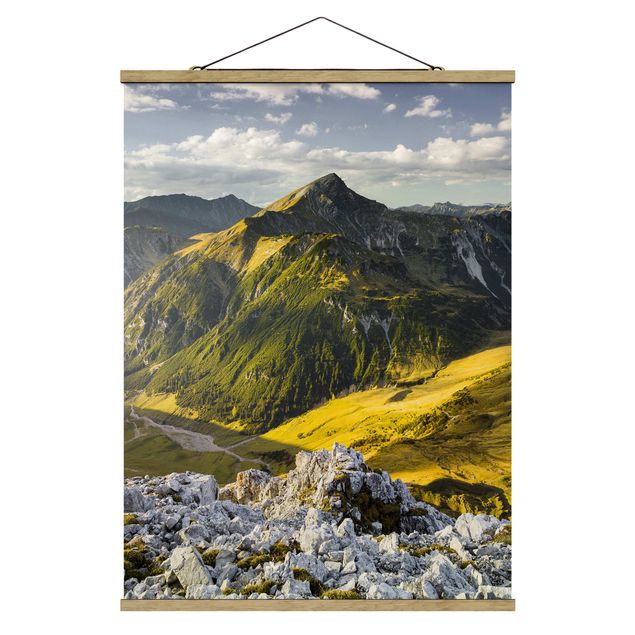 Stoffbild mit Posterleisten - Berge und Tal der Lechtaler Alpen in Tirol - Hochformat 3:4
