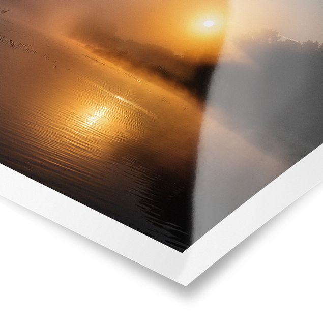 Poster - Sonnenaufgang am See mit Rehen im Nebel - Querformat 2:3