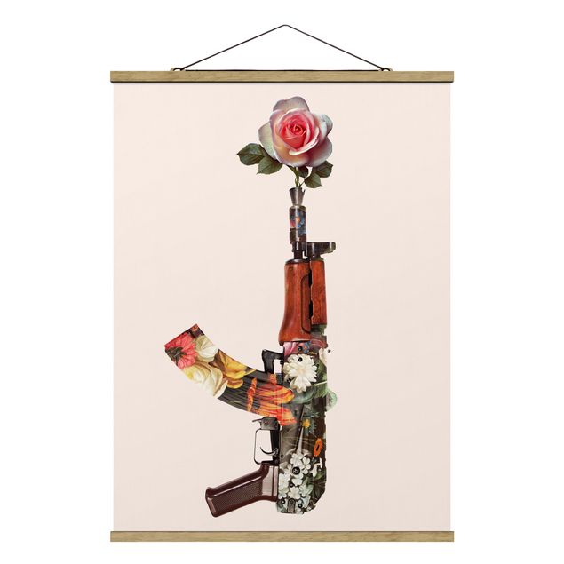 Stoffbild mit Posterleisten - Jonas Loose - Waffe mit Rose - Hochformat 3:4