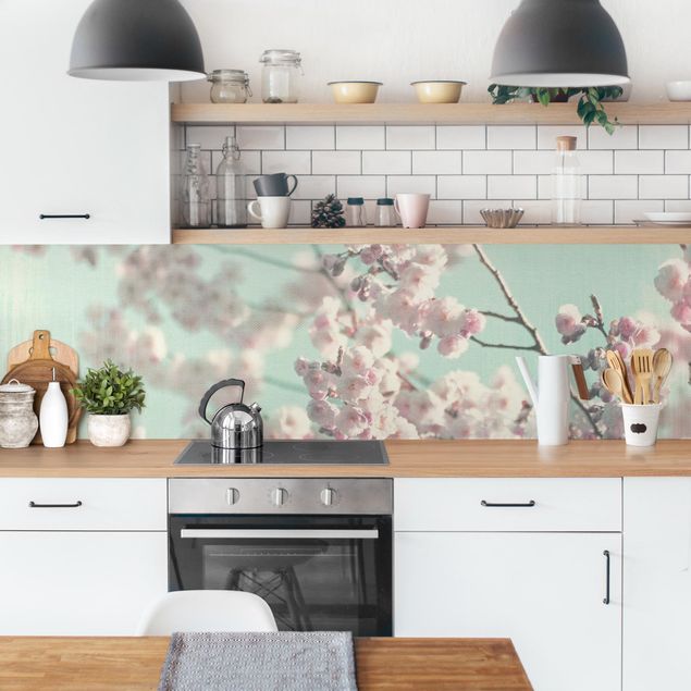Küchenrückwand - Kirschblütentanz auf Leinenstruktur