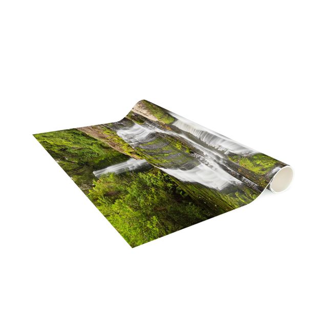 Grün Teppich Upper McLean Falls in Neuseeland