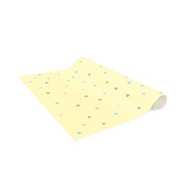Kleine Teppiche Bunte gezeichnete Pastelldreiecke auf Gelb