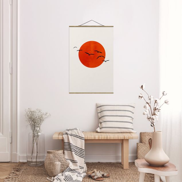 Stoffbild mit Posterleisten - Vogelschwarm vor roter Sonne I - Hochformat 2:3