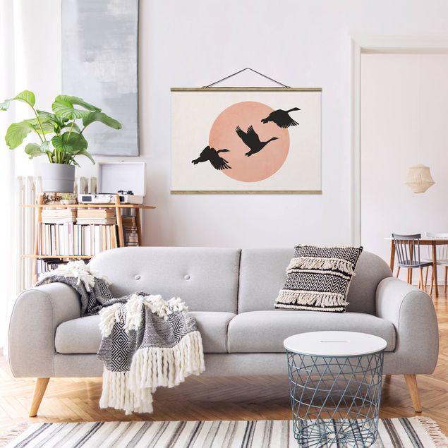 Stoffbild mit Posterleisten - Vögel vor rosa Sonne III - Querformat 3:2