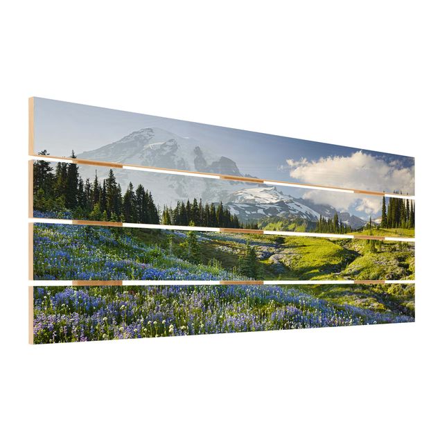 Holzbild Plankenoptik - Bergwiese mit blauen Blumen vor Mt. Rainier
