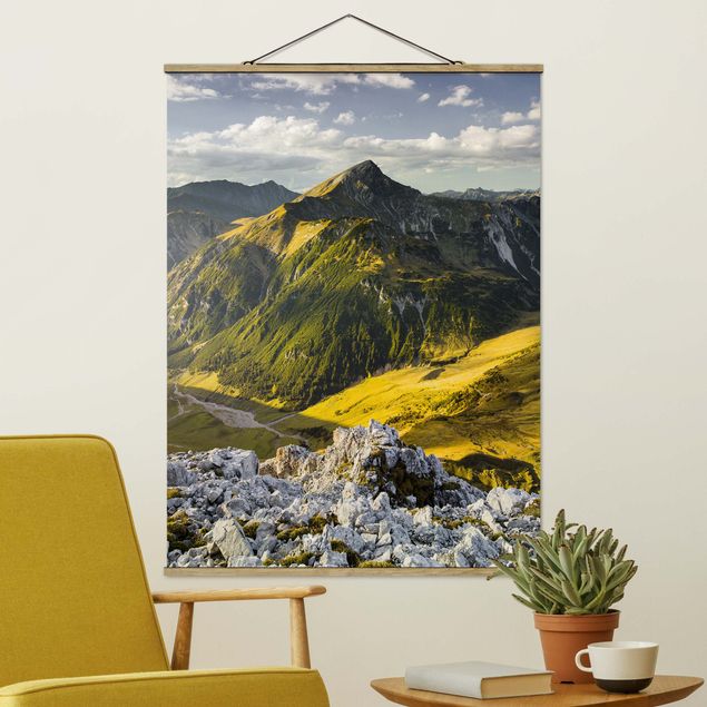 Stoffbild mit Posterleisten - Berge und Tal der Lechtaler Alpen in Tirol - Hochformat 3:4