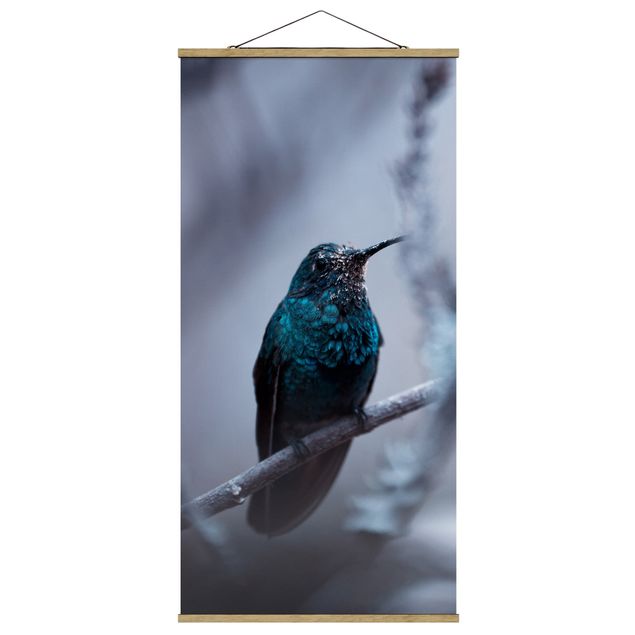 Stoffbild mit Posterleisten - Kolibri im Winter - Hochformat 1:2
