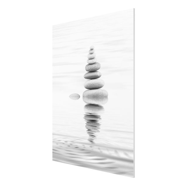 Forex Fine Art Print - Steinturm im Wasser Schwarz-Weiß - Hochformat 4:3