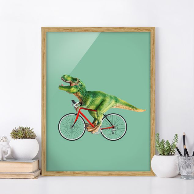 Bild mit Rahmen - Jonas Loose - Dinosaurier mit Fahrrad - Hochformat 4:3