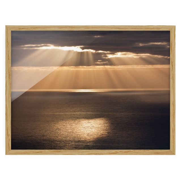Bild mit Rahmen - Sonnenstrahlen über dem Meer - Querformat 3:4