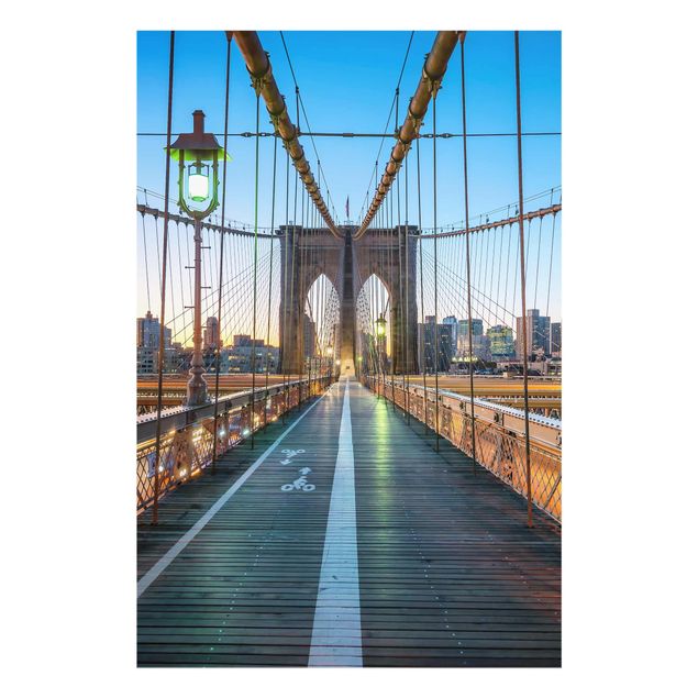 Glasbild - Morgenblick von der Brooklyn Bridge - Hochformat 2:3