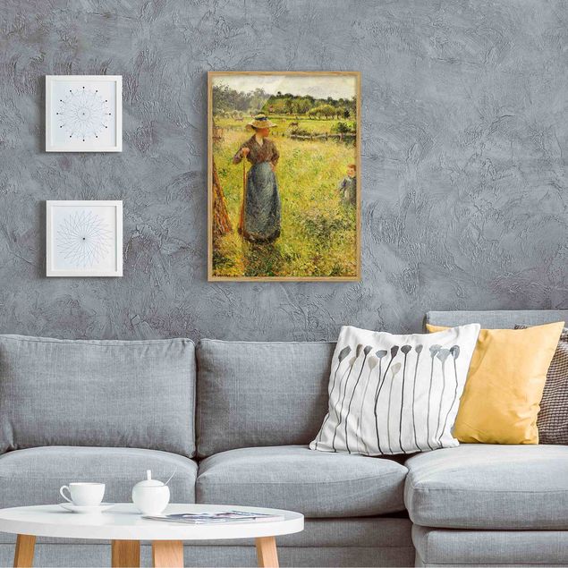 Bild mit Rahmen - Camille Pissarro - Die Heumacherin - Hochformat 3:4