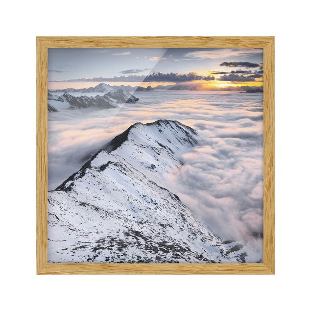 Bild mit Rahmen - Blick über Wolken und Berge - Quadrat 1:1