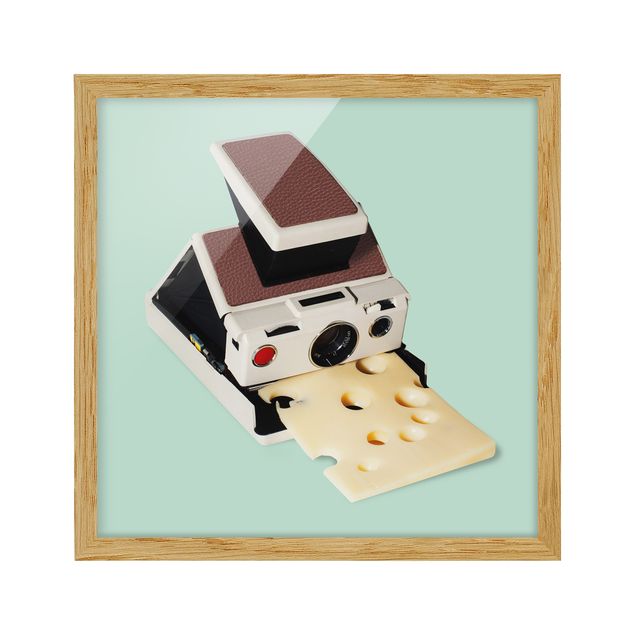 Bild mit Rahmen - Jonas Loose - Kamera mit Käse - Quadrat 1:1