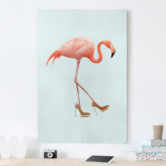 Leinwandbild - Jonas Loose - Flamingo mit High Heels - Hochformat 3:2