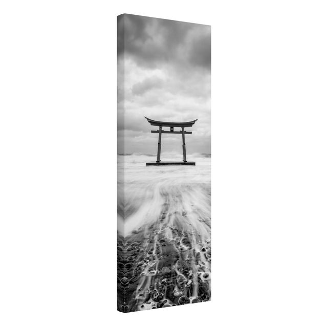 Leinwandbild - Japanisches Torii im Meer - Panorama Hochformat 1:3