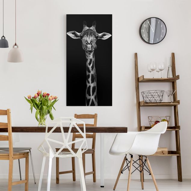 Leinwandbild - Dunkles Giraffen Portrait - Hochformat 2:1