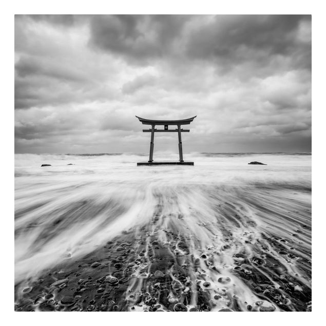 Leinwandbild - Japanisches Torii im Meer - Quadrat 1:1