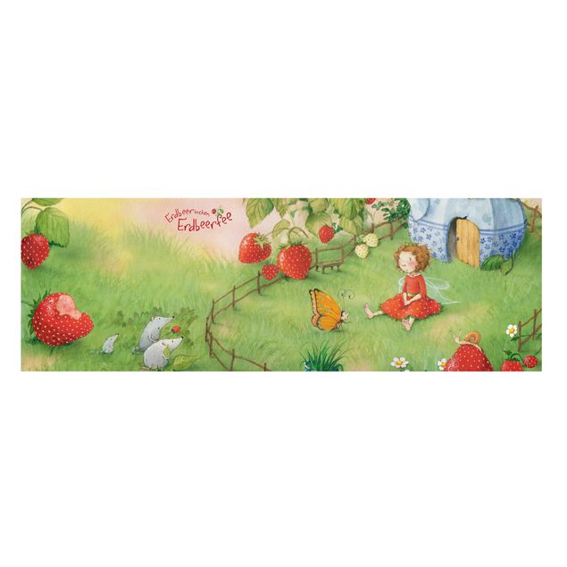 Leinwandbild - Erdbeerinchen Erdbeerfee - Im Garten - Panorama Quer