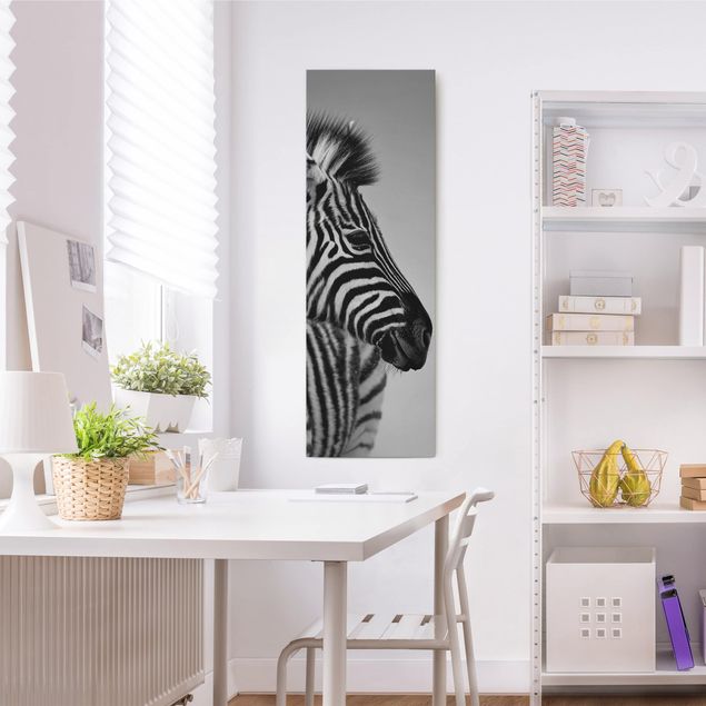 Leinwandbild Schwarz-Weiß - Zebra Baby Portrait II - Panoramabild Hoch