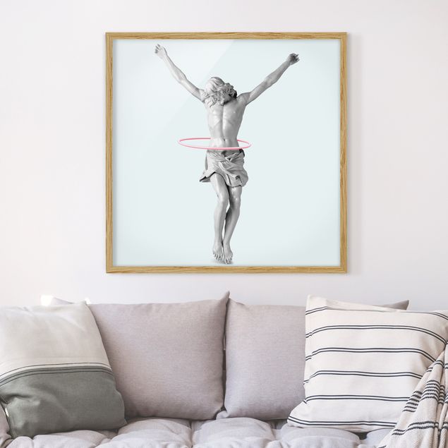 Bild mit Rahmen - Jonas Loose - Jesus mit Hula Hoop Reifen - Quadrat 1:1