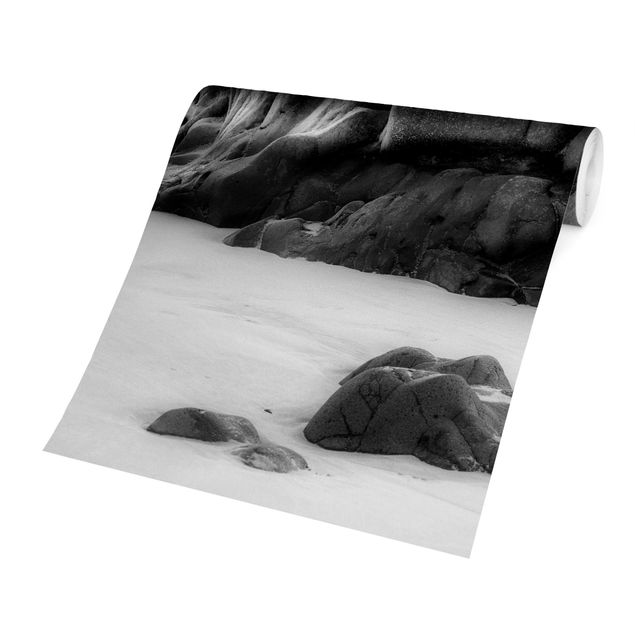 Fototapete - Felsen am Strand Schwarz-Weiß
