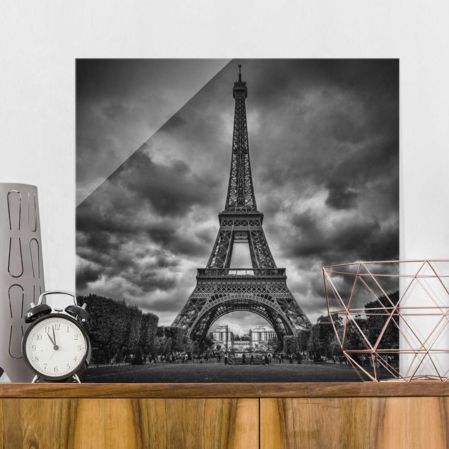 Glas Magnettafel Eiffelturm vor Wolken schwarz-weiß