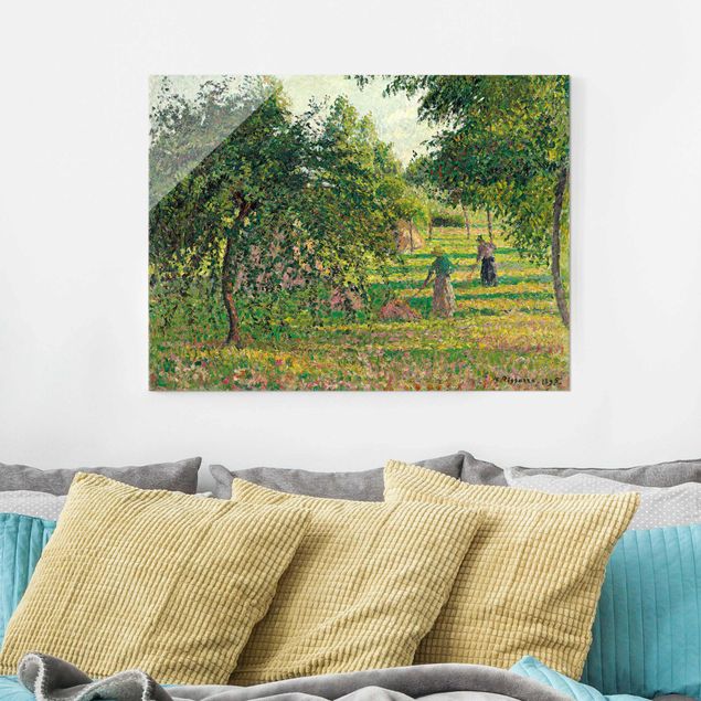 Glasbild - Kunstdruck Camille Pissarro - Apfelbäume und Heuwender in Eragny - Impressionismus Quer 4:3