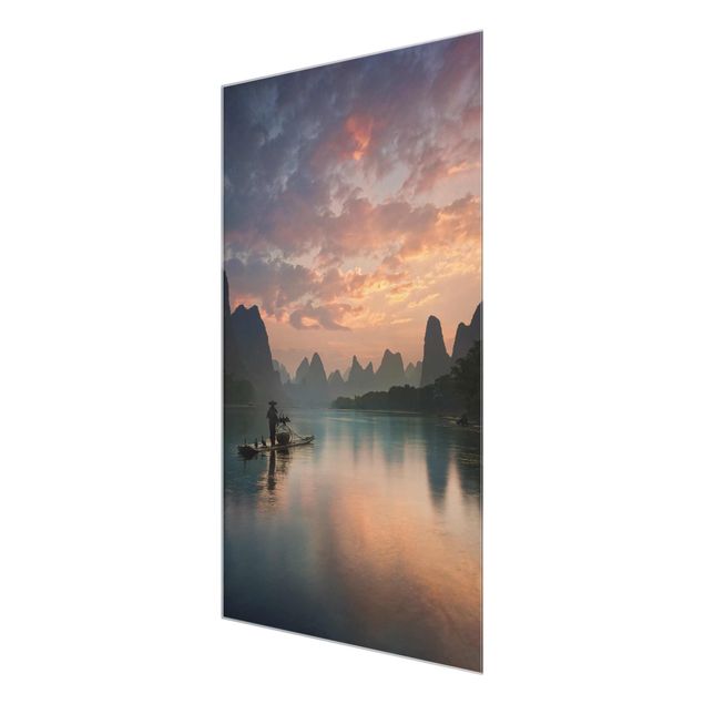 Glasbild - Sonnenaufgang über chinesischem Fluss - Hochformat 3:2