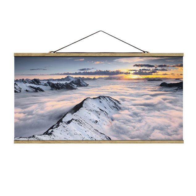 Stoffbild mit Posterleisten - Blick über Wolken und Berge - Querformat 2:1