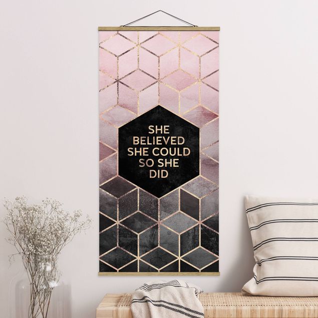 Stoffbild mit Posterleisten - Elisabeth Fredriksson - She Believed She Could Rosé Gold - Hochformat 1:2