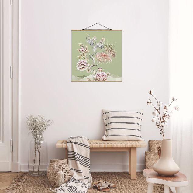 Stoffbild mit Posterleisten - Aquarell Störche im Flug mit Blumen auf Grün - Quadrat 1:1