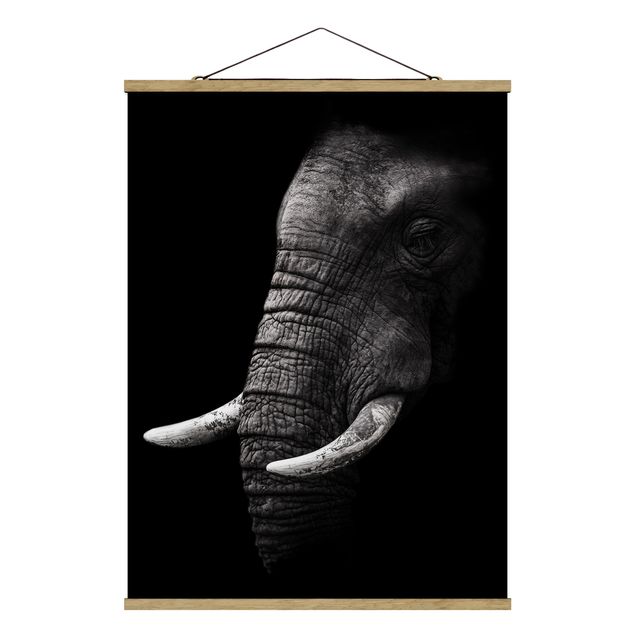 Stoffbild mit Posterleisten - Dunkles Elefanten Portrait - Hochformat 3:4