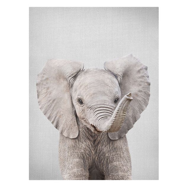 Leinwandbild - Baby Elefant Elsa - Hochformat 3:4