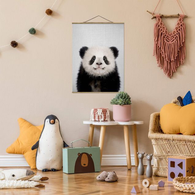 Stoffbild mit Posterleisten - Baby Panda Prian - Hochformat 3:4