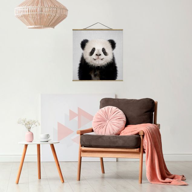 Stoffbild mit Posterleisten - Baby Panda Prian - Quadrat 1:1