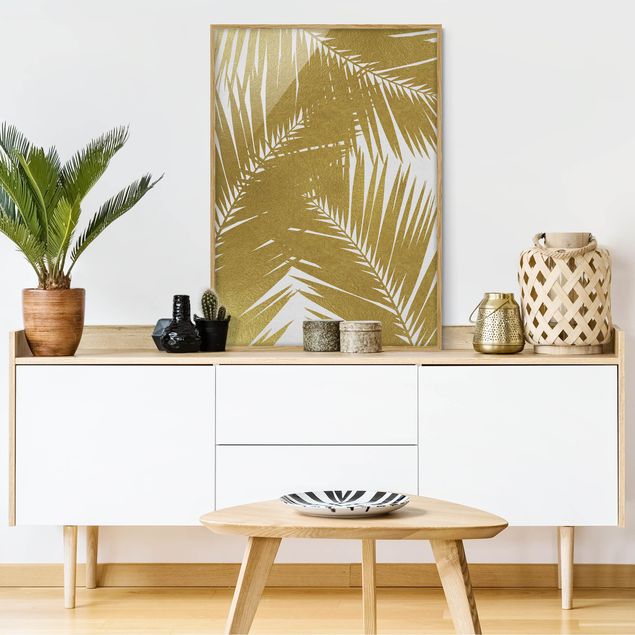 Bild mit Rahmen - Blick durch goldene Palmenblätter - Hochformat