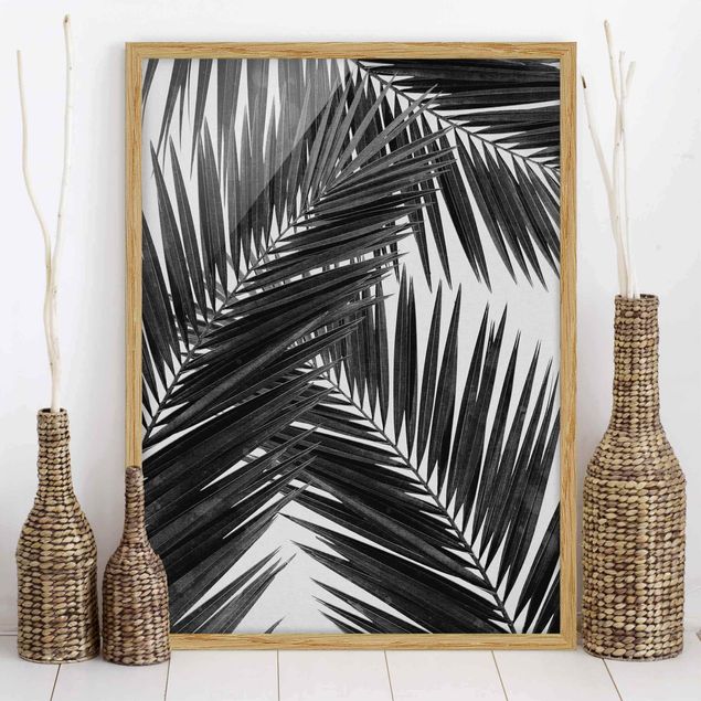Bild mit Rahmen - Blick durch Palmenblätter schwarz weiß - Hochformat