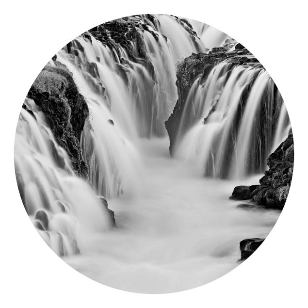 Runde Tapete selbstklebend - Brúarfoss Wasserfall in Island Schwarz-Weiß
