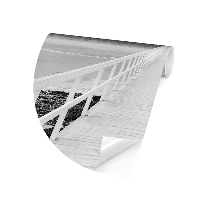 Runde Tapete selbstklebend - Brücke in Schweden Schwarz-Weiß